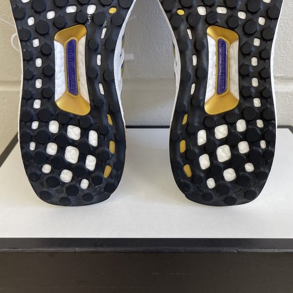 Adidas Ultraboost 1.0 Washington Huskies PE Purple White Gold (HG5867) Sz 7.5 US - Picture 11 of 11